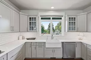 2044 NE Altura Dr, Bend, OR 97701 - Photo 26