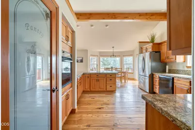 17051 Upland Road, Bend, OR 97707 - Photo 8