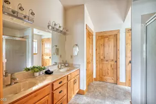 17051 Upland Rd, Bend, OR 97707 - Photo 18