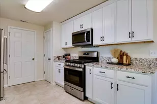 942 NW Maple Ct, Redmond, OR 97756 - Photo 12