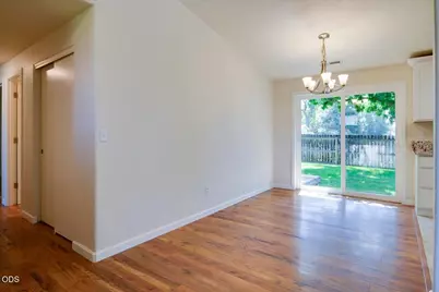 942 NW Maple Court, Redmond, OR 97756 - Photo 8