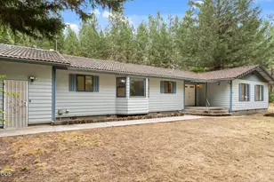 1475 Pleasant Creek Rd, Rogue River, OR 97537 - Photo 2