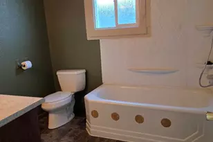 300 S Columbus Ave, Medford, OR 97501 - Photo 14