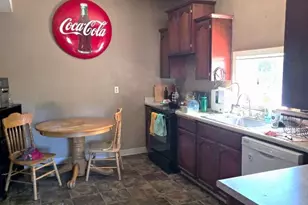 298 S Columbus Ave, Medford, OR 97501 - Photo 6