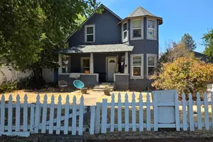 298 S Columbus Ave, Medford, OR 97501 - Photo 1