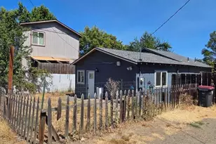 298 S Columbus Ave, Medford, OR 97501 - Photo 12