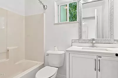 841 W 11th Street, Medford, OR 97501 - Photo 10