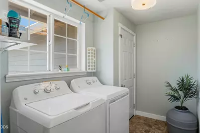 1934 SW 28th Court, Redmond, OR 97756 - Photo 24