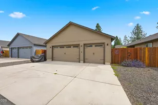 681 N Mdw Ln, Sisters, OR 97759 - Photo 20