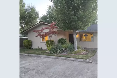 632 SW Sunwood Way, Grants Pass, OR 97526 - Photo 2