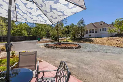 2200 Mayfield Drive, Grants Pass, OR 97527 - Photo 14