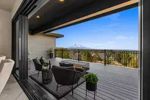 10504 Bitterbrush Ct, Redmond, OR 97756 - Photo 2