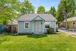 512 Austin St, Medford, OR 97501 - Photo 1