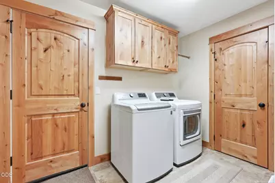 17024 Kingsburg Road, Bend, OR 97707 - Photo 18