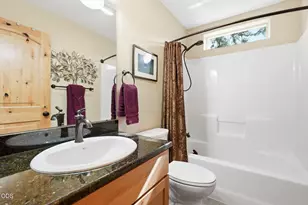 17024 Kingsburg Rd, Bend, OR 97707 - Photo 16