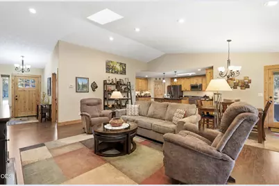 17024 Kingsburg Road, Bend, OR 97707 - Photo 8