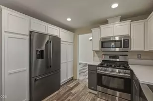 3138 NE Richmond Ct, Bend, OR 97701 - Photo 16
