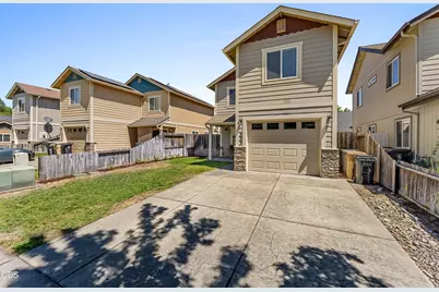 333 SW Bayou Place, Grants Pass, OR 97526 - Photo 4
