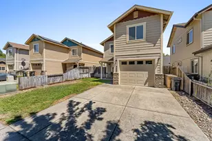 333 SW Bayou Pl, Grants Pass, OR 97526 - Photo 4
