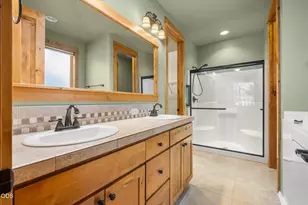 60822 Falcon Pointe Ln, Bend, OR 97702 - Photo 16