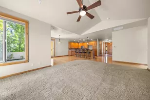 60822 Falcon Pointe Ln, Bend, OR 97702 - Photo 14