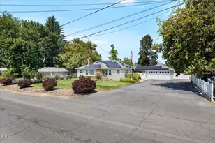 1625 Grand Ave, Medford, OR 97504 - Photo 52