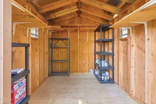 1055 N 5th St, Jacksonville, OR 97530 - Photo 24