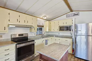 1055 N 5th St, Jacksonville, OR 97530 - Photo 4
