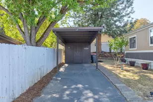 1055 N 5th St, Jacksonville, OR 97530 - Photo 22