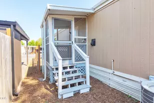 1055 N 5th St, Jacksonville, OR 97530 - Photo 20