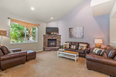 61131 Lodgepole Drive, Bend, OR 97702 - Photo 4