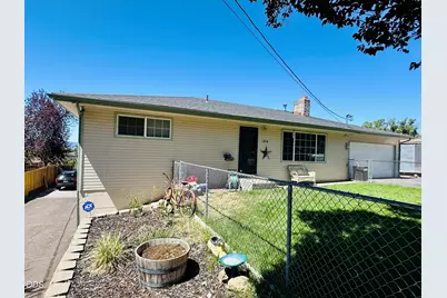 1814 Carlson Drive, Klamath Falls, OR 97603 - Photo 4