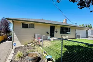 1814 Carlson Dr, Klamath Falls, OR 97603 - Photo 4