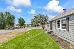 2251 NE Laughlin Rd, Prineville, OR 97754 - Photo 2