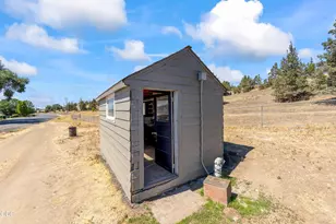 2251 NE Laughlin Rd, Prineville, OR 97754 - Photo 28
