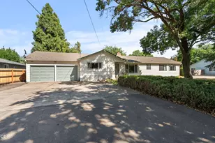 1320 Covina Ave, Medford, OR 97504 - Photo 2