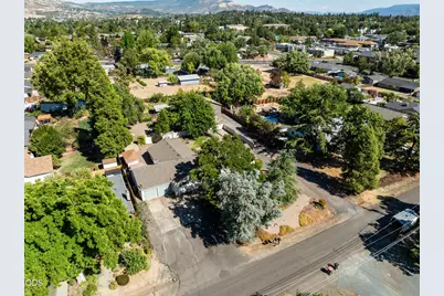 1320 Covina Avenue, Medford, OR 97504 - Photo 50