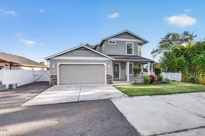 207 Maxwell Place, Central Point, OR 97502 - Photo 2