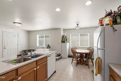 501 Briarwood Drive, Central Point, OR 97502 - Photo 8