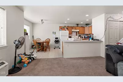 501 Briarwood Drive, Central Point, OR 97502 - Photo 6