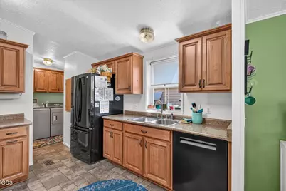 3431 S Pacific Highway #SPC 105, Medford, OR 97501 - Photo 4