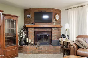301 Lloyd Dr, Grants Pass, OR 97526 - Photo 8