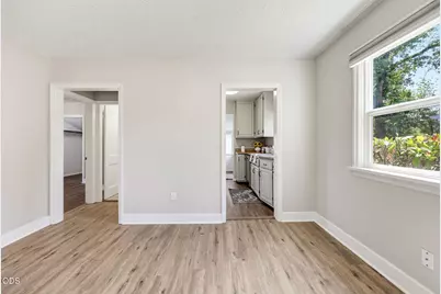 1327 NW Washington Boulevard, Grants Pass, OR 97526 - Photo 8