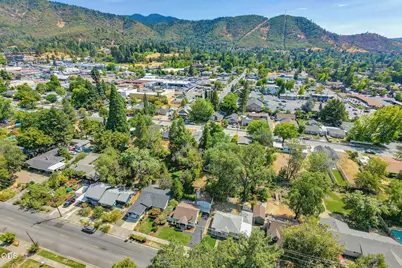 1327 NW Washington Boulevard, Grants Pass, OR 97526 - Photo 32