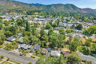 1327 NW Washington Blvd, Grants Pass, OR 97526 - Photo 32