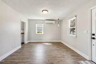 1327 NW Washington Blvd, Grants Pass, OR 97526 - Photo 4