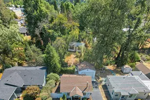1327 NW Washington Blvd, Grants Pass, OR 97526 - Photo 36