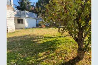 200 Clover Lane, Medford, OR 97501 - Photo 4