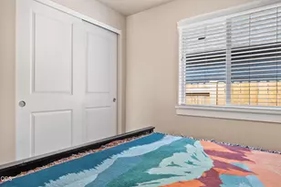 3230 NW 9th St, Redmond, OR 97756 - Photo 8
