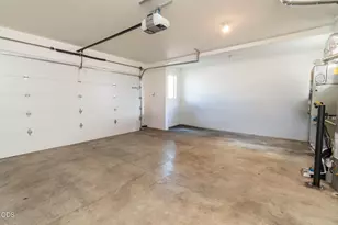 61101 SE Sydney Harbor Dr, Bend, OR 97702 - Photo 28